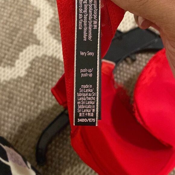 Victoria’s Secret bra very sexy push-up size 34DD - Picture 6 of 7